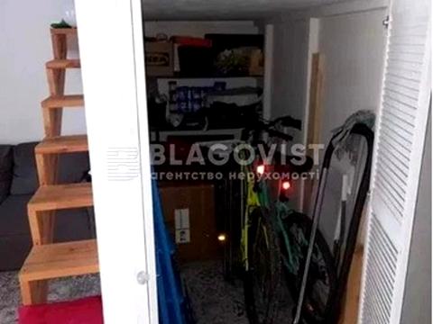 комерційна за адресою Практична вул., 17