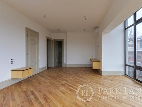 комерційна за адресою Локомотивна вул., 21