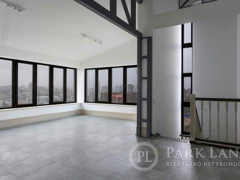 комерційна за адресою Локомотивна вул., 21