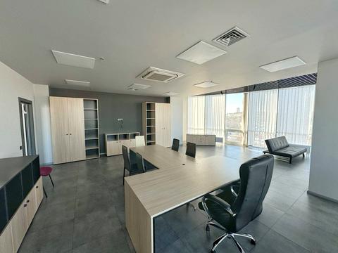 коммерческая по адресу Степана Бандеры просп. (Московський), 9б