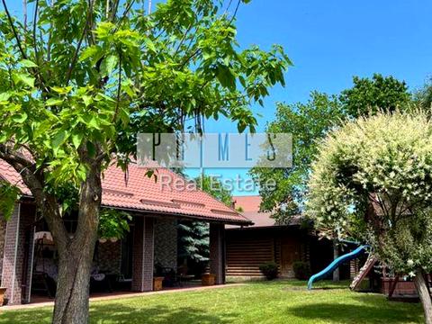 дом по адресу Центральна