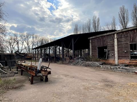 комерційна за адресою Любецька вул., 187