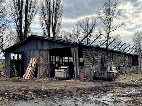 комерційна за адресою Любецька вул., 187