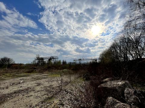 комерційна за адресою Любецька вул., 187