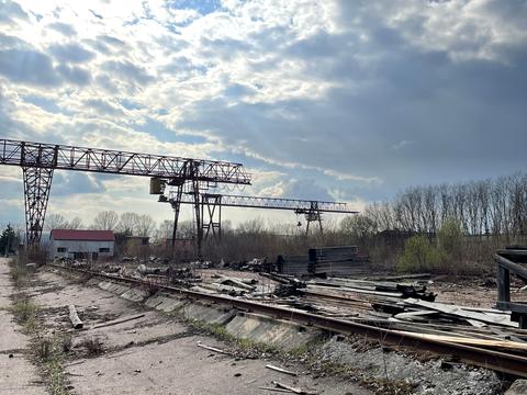 комерційна за адресою Любецька вул., 187