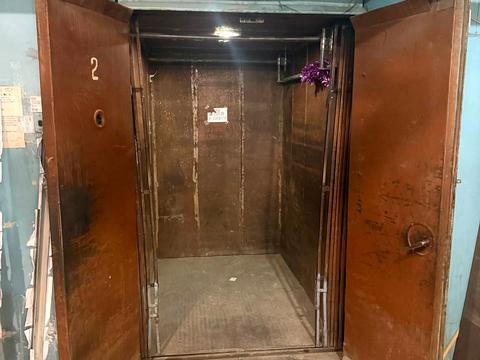 коммерческая по адресу Журналістів ул., 1