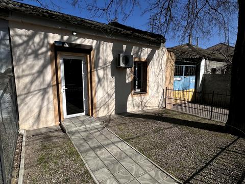 комерційна за адресою Сінна вул., 53