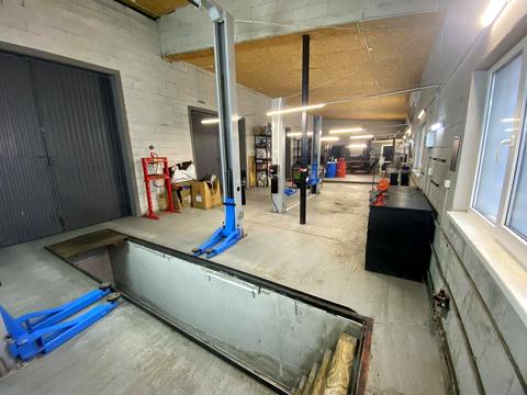 комерційна за адресою Свободи, 72А