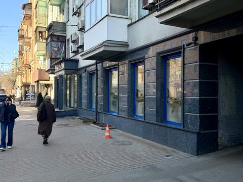 коммерческая по адресу Саксаганского ул., 42