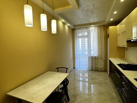 квартира за адресою Івана Величковського вул., 1а