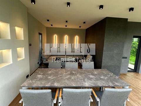 будинок за адресою Жовтнева вул.