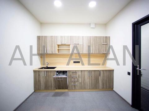 комерційна за адресою Кловський узвіз (Кловський), 7a