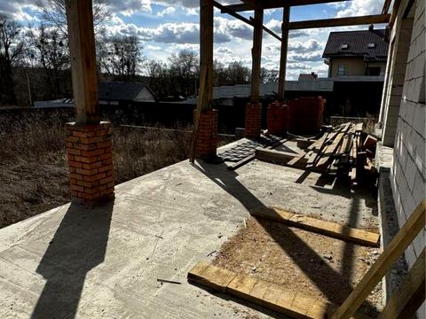 будинок за адресою Вишнева вул.