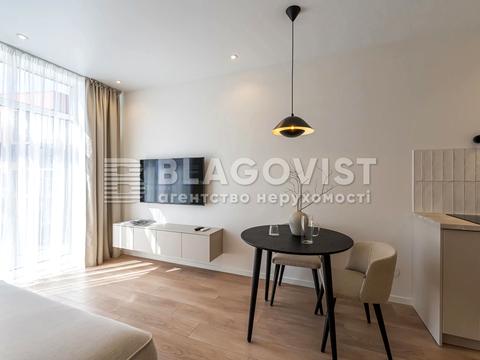 квартира по адресу Родины Костяковских ул., 10/8