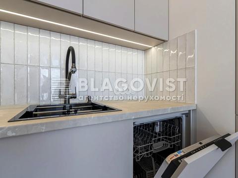 квартира по адресу Родины Костяковских ул., 10/8