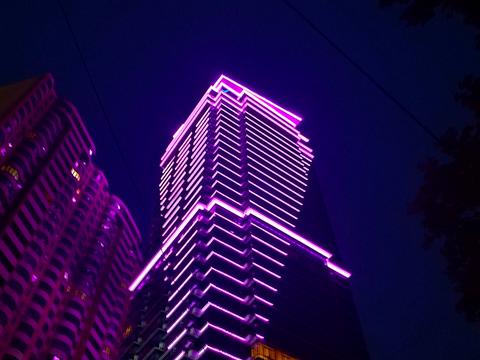 комерційна за адресою Лесі Українки бульв., 7-В