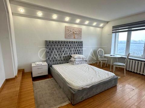 комерційна за адресою Садова вул., 5