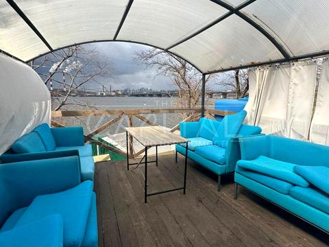 комерційна за адресою Садова вул., 5