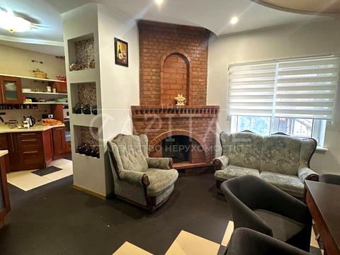 комерційна за адресою Садова вул., 5