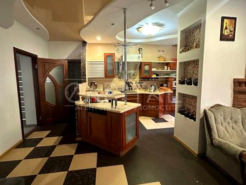 комерційна за адресою Садова вул., 5