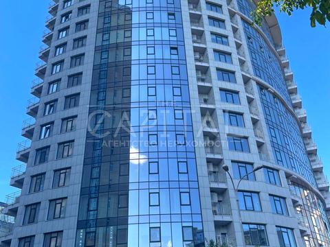 комерційна за адресою Буслівська вул., 12