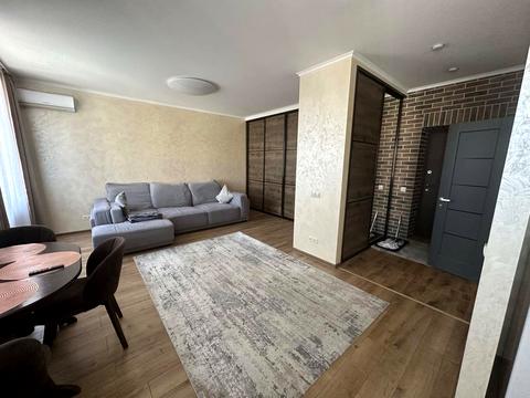 квартира за адресою Листопадова вул., 1