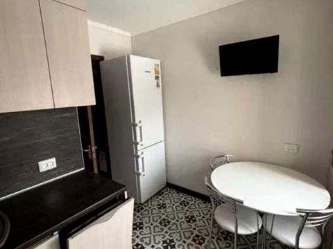 квартира за адресою Академіка Булаховського вул., 38