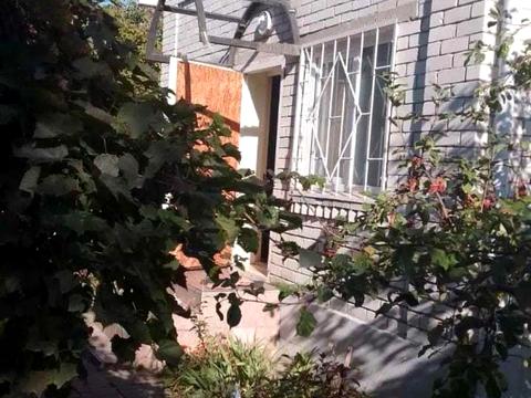 будинок за адресою Центральної Ради вул.
