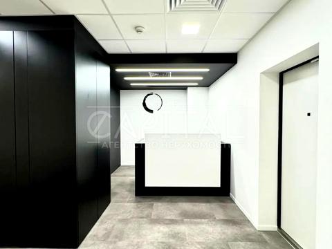 комерційна за адресою Спортивна пл., 3В