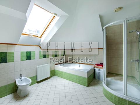 комерційна за адресою Павла Загребельного вул. (Миколи Раєвського), 4А