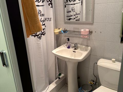 комерційна за адресою Різницька вул., 11