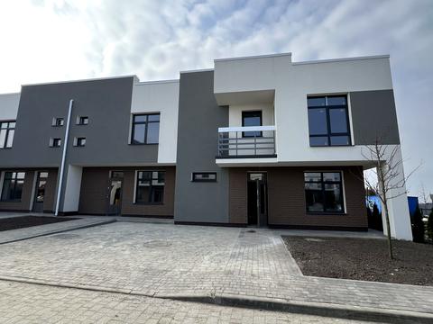 будинок за адресою Коновальця, 42