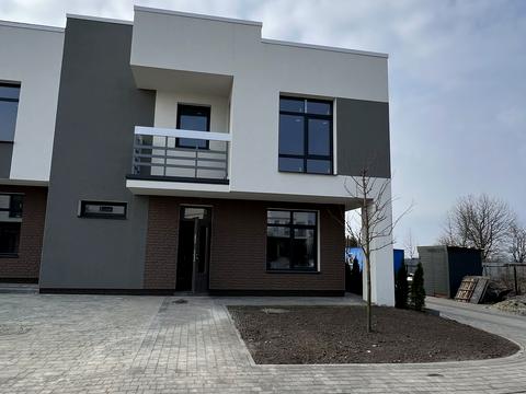 будинок за адресою Коновальця, 42