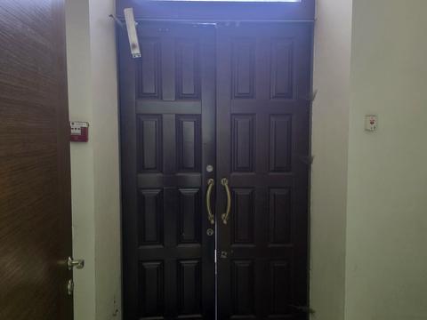 комерційна за адресою Мостова вул., 4