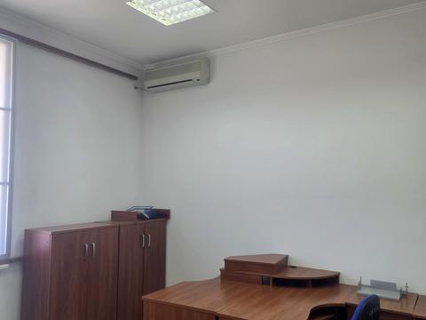 комерційна за адресою Мостова вул., 4