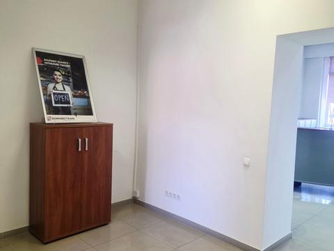 комерційна за адресою Мостова вул., 4