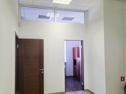 комерційна за адресою Мостова вул., 4