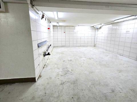 комерційна за адресою Щирецька вул., 60