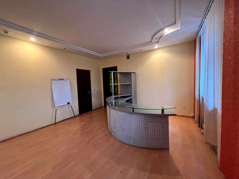 комерційна за адресою Чорновола вул., 155/1