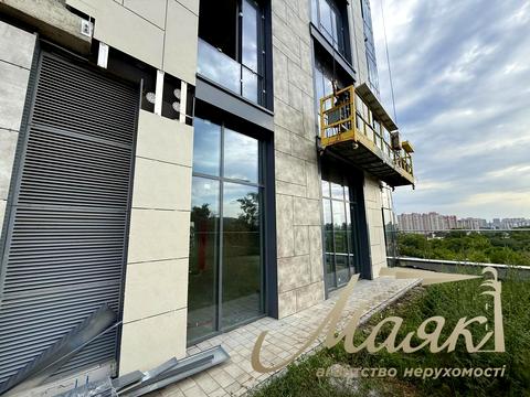 комерційна за адресою Андрія Верхогляда вул. (Михайла Драгомирова), 1-20а