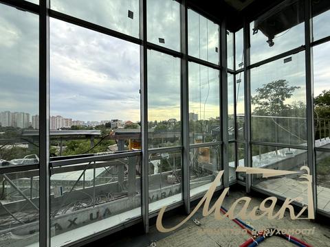 комерційна за адресою Андрія Верхогляда вул. (Михайла Драгомирова), 1-20а