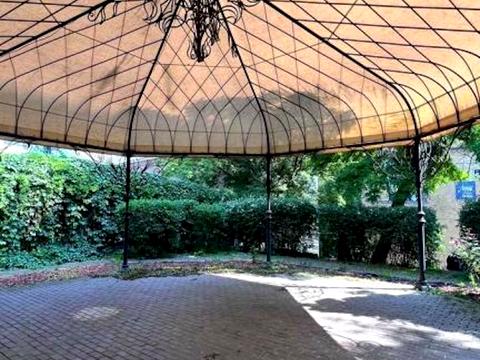 комерційна за адресою Саксаганського вул., 55