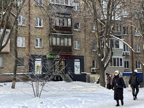 комерційна за адресою Ольжича вул., 4