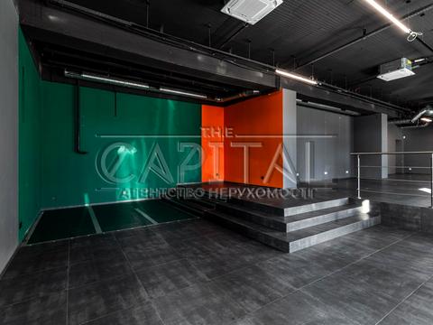 комерційна за адресою Миколи Міхновського бульв. (Дружби народів), 1