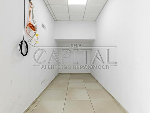 комерційна за адресою Миколи Міхновського бульв. (Дружби народів), 1