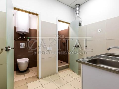 комерційна за адресою Миколи Міхновського бульв. (Дружби народів), 1