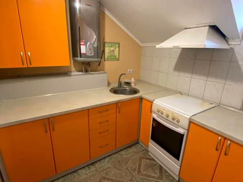 комерційна за адресою Воздвиженська вул., 20