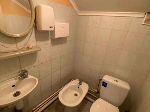 комерційна за адресою Воздвиженська вул., 20