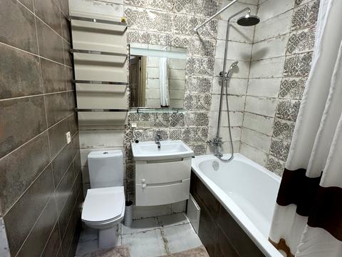 квартира за адресою Софії Русової вул., 5-Б