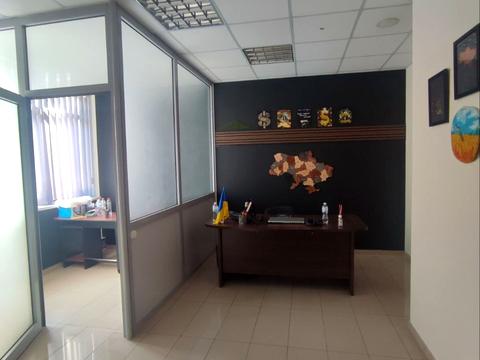 комерційна за адресою Клочківська вул., 111А